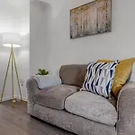 Host & Stay - Galley Lodge